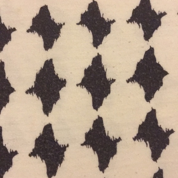 * *BOGO ITEM * Loft* Gray and Cream tank - Picture 6 of 6